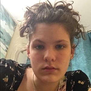 Meet your Posher, Simone